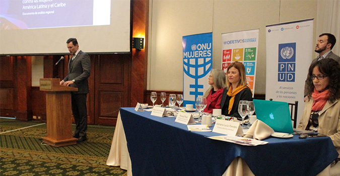 Arnaud Peral en la presentación del informe regional "Del Compromiso a la Acción" PNUD - ONU Mujeres, 2018