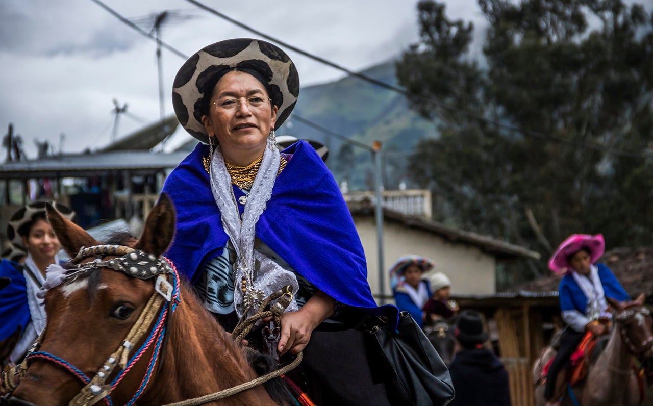 Desde sus primeros años en la parroquia San Lucas, en Loja, Andrade se involucró en los procesos organizativos, donde cultivó un profundo compromiso con la justicia social que la llevó a enfrentar y superar desafíos de discriminación y pobreza. Foto: Cortesía María Vicenta Andrade