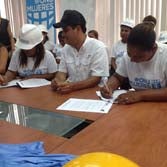 MUJERES ALBAÑILES DE MANABÍ FIRMAN CONTRATO DE TRABAJO