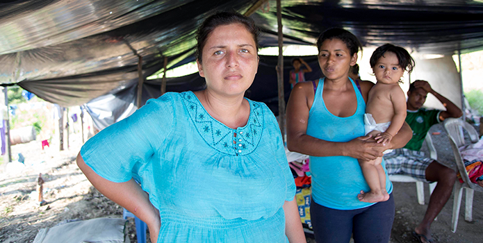 Niñas Y Mujeres En El Centro De La Respuesta Humanitaria 