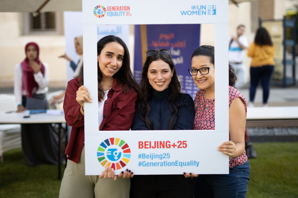 HerStory volunteers and participants of the Digital Inclusion Week 2019 in Cairo, Egypt. Photo: UN Women/ Emad Karim.