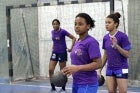 From 3 to 5 p.m., she practices handball.